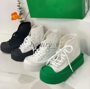 Designerskie buty swobodne wulcan sneakers mężczyźni kobiety gumowa podeszwa wyściełana wypoczynek płaskie wysokie płótno koronkowe trampki spacery