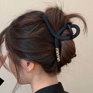 Accessori per capelli per copricapi Accessori grandi neri per donne alla moda Eleganti capelli francesi Lettera coreana Clips Clips Girls Hairpins 230823