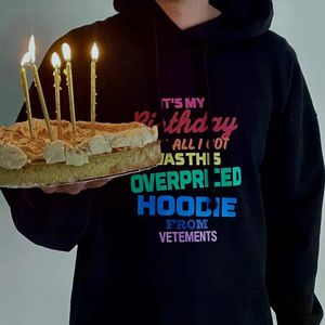 Erkek Hoodies Sweatshirts Vetements Mutlu Yıllar Renkli Mektup Baskı Kapşonlu Nakış Kazaklığı VTM Erkekler Kadın 230822