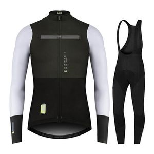 Rowerowe koszulki hiszpańskie Zestaw Mężczyzny MTB MILE Rower Ubranie Maillot Ropa Ciclismo Hombre Rower Wear 19D Gel BIB Pants 230823