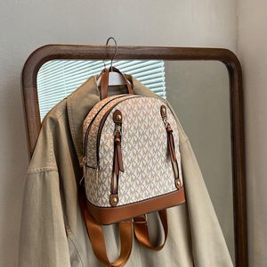 Werksausstattung Frauen Umhängetaschen 5 Farben Casual kleiner Buchstaben bedruckter Rucksack Einfache Farbanpassung Leder Retro Handtasche Doppel Reißverschluss Mode -Rucksäcke 2240#