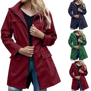 Trincheira feminina casacos de outono mulheres jaqueta de windbreaker moda ao ar livre casual casual solo com capuz com capuz com zíper de chuva à prova d'água 230822