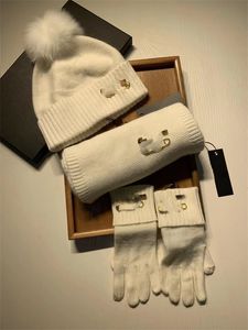 2023 New Winter Wool Warm Scarf Hat Glove Set Luxury Fashion Casual Scarf Men's and Women's Designer Brand Classic Letter Hat Glove