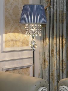 Lampade per pavimenti moderni Simple Crystal Crystal Soggiorno Studio Camera da letto European American Blue Luxury