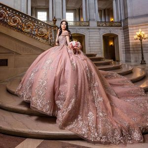 Розовое блестящее бальное платье с открытыми плечами, платья Quinceanera, 2024, Sweet 16, кружевные вечерние платья принцессы с золотой аппликацией, Vestido De 15 Anos