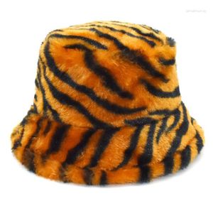 Boinas chapéu de inverno mulher FAUX FURO FUFFY CHAPAS QUENTES PARA MULHERES FISHMAN TIGER TIGER LISTRADO PANAMA PANAME HIPHOP Caps de lã