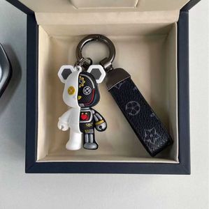 Keychain Car Luxurys designers Key chain Solid color monogrammed Bear Design versatile Fashion Leisure Men Women Bags