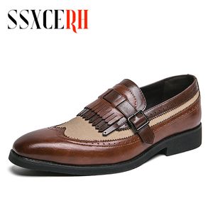 Sapatos de vestido SSXCERH Marca Mocassins para Homens Borlas Cores Misturadas Casamento Redondo Toe Slip-On Primavera Outono Negócios Handmade Homens Vestido Sapatos 230824