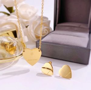 Designer High Quality Fashion Jewelry Sets Women Lady Titanium Steel 18K Plated Gold Earrings Necklaces Sets With G Letter Heart Pendant
