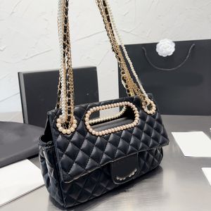 سلاسل Satchel Bag Pearl Crossbody Leather Luxury Designer حقائب العلامة التجارية أزياء الكتف حقائب يد عالية الجودة المرأة محفظة الهاتف المحفظة الفنية المعدنية