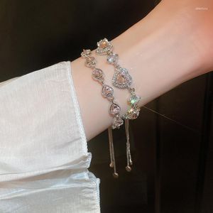 Charm Armband 2023 Koreanska utsökta Crystal Heart Fashion Senior Luxury Sweet Lovely Women's justerbara smycken