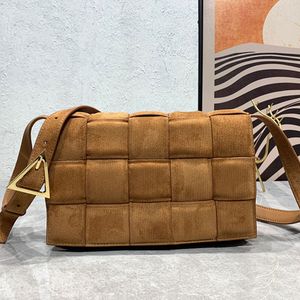 Bolsa de ombro de veludo acolchoada Sacos de aba Teave crossbody dentro de letras de moda hardware dourado zíper interno bolso de bolsa de bolsa bolsa de bolsa