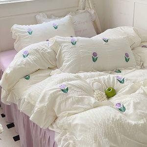 Bedding sets Korean Princess Style Seersucker Bedding Set Luxury Tulip Bed Skirt Lace Girl Woman Bedroom Romantic Home Textiles 230823