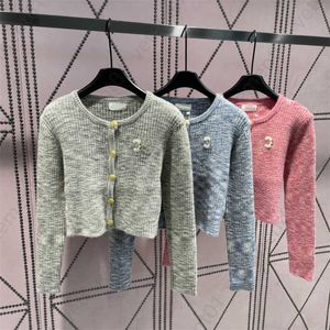 Women Sweaters Giacca Designer Cardigan Donne Top Premium Colorato Colorato in tessuto in tessuto morbido Tweed in tessuto Arc de Trionfo Abbellimento del logo Trionfo Abbellimento su maglione casual petto Womens