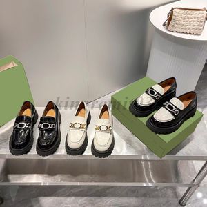 Designer klänningskor kvinnor läder loafers svart läder ökar sko kohud plattform sneakers klassiska patent spänne mulor