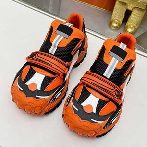 2024 Modelo mais recente Off Mens Sports Sports Sapatos Sapatos casuais de moda feminina 2023 outono e inverno Novos tênis de tendência laranja preto nariz grande sapatos de pai enviados