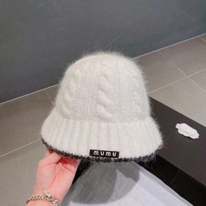 Kapelusze skąpe brzegowe czapki mi pokazuj twarz małe królicze włosy Hat Fisherman Hat for Women Autumnwinter ciepły wielka głowa kapelusz biały wełna