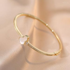 Charm Braceletts Ethnisch glückliche Gürtel Armreifen für Frauen Gold Farbe weiße Zirkon Hülle Bürbings Minimlaist Braut Hochzeitshandschmuck