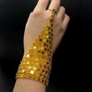 Bankle Mandi Leichte Luxusgold-plattierte nicht verblüffende Armbandring Set für Frauen im ethnischen Stil 18K Ladies Armbänder Schmuck 230824