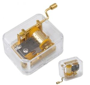 Nuovo arrivo un unico scatola musicale unica ACRILICA Nuota Articoli Crank Music Box Golden Movement Melody Castle in the Sky Creative Gift Artware Au24