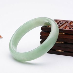 Bangle Beautiful Natural 56-62 mm Chinese Green Jade Jadeite Ręcznie rzeźbiona bransoletka