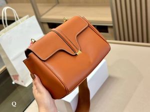Fashion European and American women's bag top layer cowhide senior designer large-capacity bag wide shoulder strap flawless high-end high-end for autumn travel