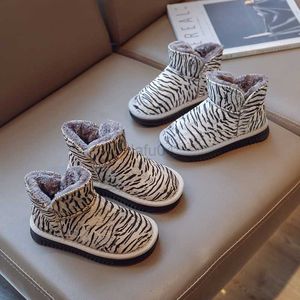 Stövlar Barnmode Simple Mångsidig Casual Korean Leopard Prints Boy's Snow Boots Winter Warm Girl's Short Boots 2023 New Korean L0824