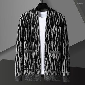 Men's Sweaters And Winter Autumn Black White Leopard Cardigan Loose V-Neck Knitted Sweater Jacket Retro Top Clothing Clothes