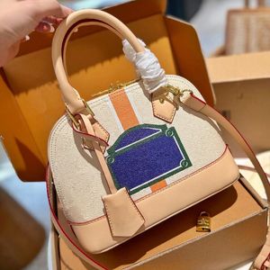 Luxury Lady Shell Bags av högsta kvalitet Fashion Canvas Alma BB bagage Taggar Small Lock Classical Shoulder Cflower Handväska av hög kvalitet