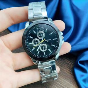 Assista masculino Quartz Assista Men's Watch Leisure Fashion Aço fino assistir três olhos para assistir um aluno