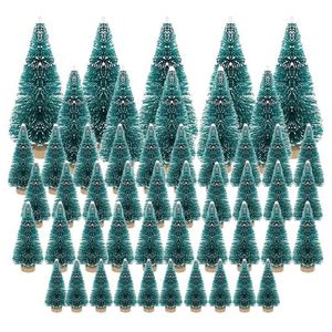 Objetos decorativos Figuras 50pcs Árvore artificial de Natal miniaturada Pequenas árvores de geada de neve pinheiros artesanato de decoração de festas diy 230823