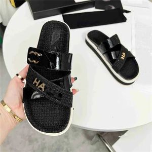 CHANEI Luxury Womens Designer New Sandals Flat Slippers Shoes Fashion Versatile Cross Strap Beach Shoes Simple and Comfortable Size35-40