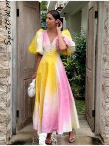 Grundlegende Freizeitkleider, buntes Regenbogen-V-Ausschnitt, Puffärmel-Kleid, rückenfrei, hohe Taille, Knopffalten, Midi-Kleid, modische Sommer-Party-Robe für Damen, 230824