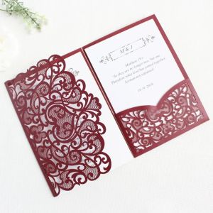 Dark Red Tri Fold hohllasergeschnittener Tasche Hochzeit Einladung Einladungskartenabdeckung Innenpapierumschlag