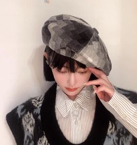 Berets Fashion Cotton Patchwork Niche Plaid Hat Women Autumn and Winter Japanese Beret English Retro Classic Painter 230823