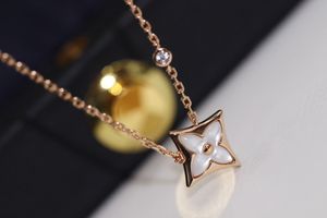 Brand Flower Pendant Necklace For Women Rose Gold Necklaces Vintage Design Gift Long Chain Love Couple Family Jewelry Necklace Letter Chain