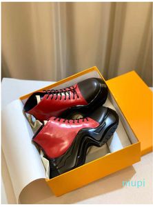 Lüks yakut düz ranger ayak bileği botları tasarımcı kadın ayakkabıları beaubourg shory boot calfskin tıknaz patik monogramlar vintage platform eğitmeni çöl