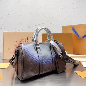 Keepall Bandouliere 25 Zaino da viaggio da uomo a tracolla Designer Metallic Nebula Pillow Bag Borsa a tracolla moda donna Borse Monogrammi Borsa tote KEEPALL