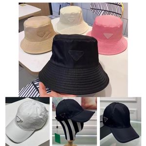 Desinger Hat Bucket Cap Fashion Men Apply Brim Cappellini invernale Miovoso per le donne Spesso cranio invernale grosso Calda Cap276V