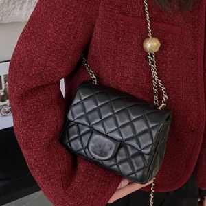 Woc plånbok på kedjedesigner crossbody väskan kanal väska quiltad väska kaviar cc klaffväska vit läder mini 20 cm fårskinn kvinnor 23c axel kedja hobo koppling tote 10a c