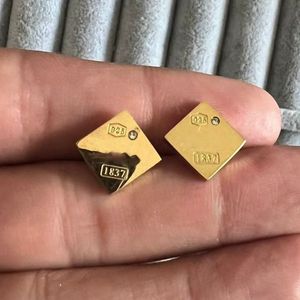 Gold Color Luxury Designer Women Fashion Stud Studlic Steel Square Square Lover زوجين أقراط الجملة