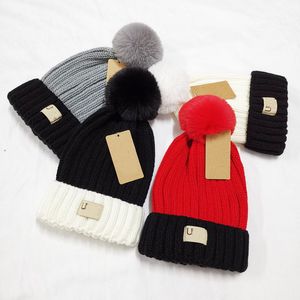 Designer carta beanie homens mulheres moda malha chapéus hairball lã boné carta jacquard unisex inverno quente crânio boné