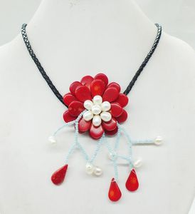 Gargantilha incrivelmente linda. Preço especial. Colar Flor Coral Vermelho 18