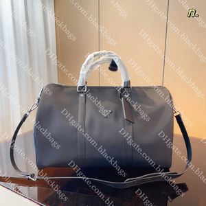 Duffle väska designer mens resväska stor duk bagagepåsar klassiska triangel svart nylon handväska utomhus sport packar fritidsväskor