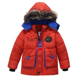 Вниз пальто 2021 Новый осенний зимний детский малыш для мальчиков, куртки с капюшоном, модная мода Тренда с толстой плюш для детской одежды Снежная пальто x0825