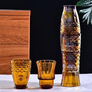 Vinglasglas Juice Glass Set av 4 retro präglad kreativ karp amber 280 ml whisky vodka dricka kopp dryck barfest bröllop