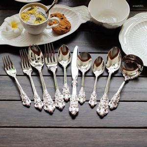 Servis uppsättningar 10 st/set lyxigt silvervaror bröllop set elegant retro julkotleri bordkniv gaffel tesked silver