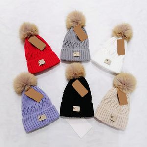 Marca designer inverno carta de malha gorro de lã feminino grosso malha grossa quente pele do falso pom gorros chapéus femininos