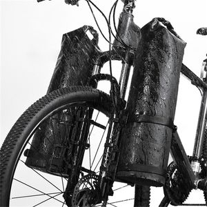 Panniers väskor 3L7L Bike Fork Bag Waterproof Roll Top Dry Portable Electric Scooter Bicycle Cycling Pack Pannier Parts 230825