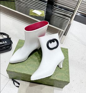 The latest women's rain boots have a low heel, pointed toe, waterproof upper with no tie up cuffs, suitable for rainy travel. Very beautiful colors, sizes 35-40